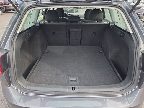 Used 2017 Volkswagen Golf S AWD/4WD image 23