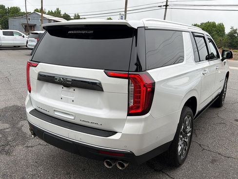 Used 2024 GMC Yukon XL Denali Ultimate AWD/4WD image 15