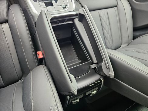 New 2026 BMW X5 xDrive40i w/ Executive Package image 57