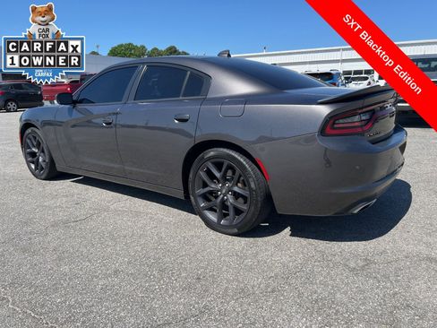 Used 2023 Dodge Charger SXT w/ Blacktop Package image 3