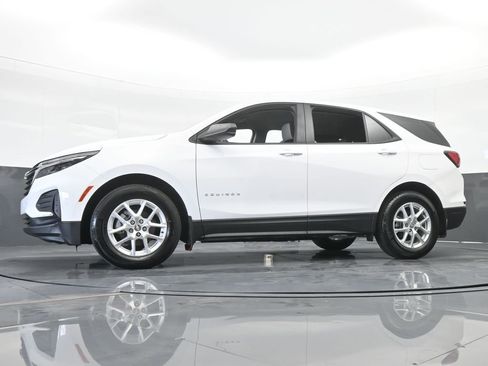 Used 2023 Chevrolet Equinox LS image 55