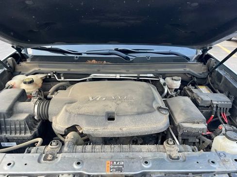 Used 2022 Chevrolet Colorado Z71 AWD/4WD image 9