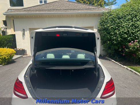 Used 2019 Mercedes-Benz E 300 4MATIC image 11
