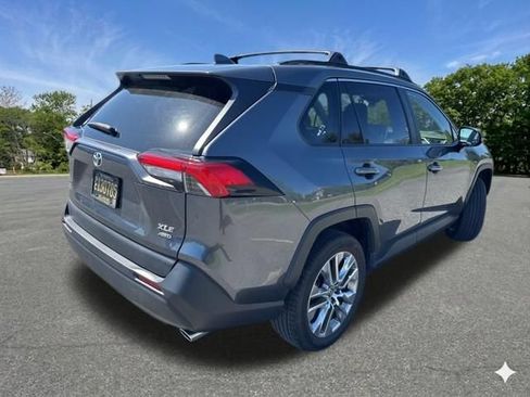 Used 2019 Toyota RAV4 XLE Premium w/ Cold Weather Package AWD/4WD image 7