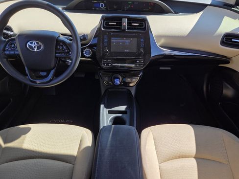 Used 2019 Toyota Prius LE image 7
