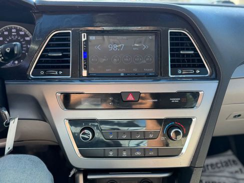 Used 2017 Hyundai Sonata SE FWD image 14