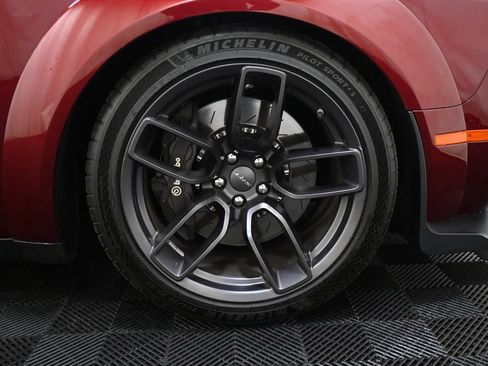Used 2018 Dodge Challenger SRT Hellcat RWD image 32