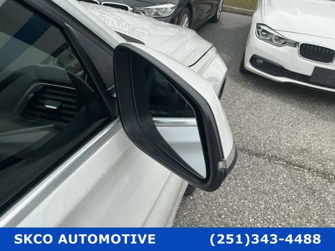 Used 2016 BMW 328i xDrive Sedan AWD/4WD image 10