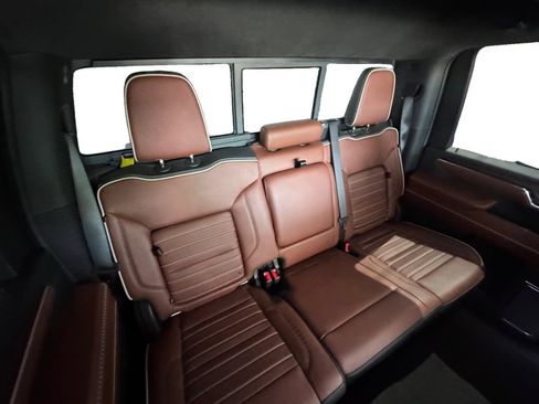 Used 2024 GMC Sierra 2500 Denali Ultimate w/ Max Trailering Package AWD/4WD image 17