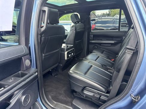 Used 2019 Ford Expedition XLT w/ Equipment Group 202A AWD/4WD image 20