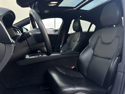 Used 2023 Volvo S60 B5 Plus w/ Climate Package image 20