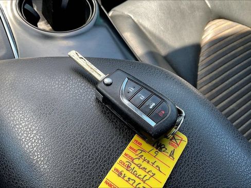 Used 2019 Toyota Camry SE FWD image 28