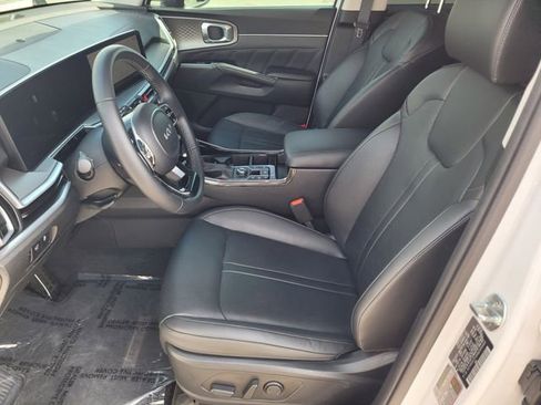 Used 2024 Kia Sorento SX FWD image 23