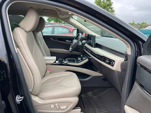 Used 2022 Lincoln Nautilus FWD w/ Premium Package image 26