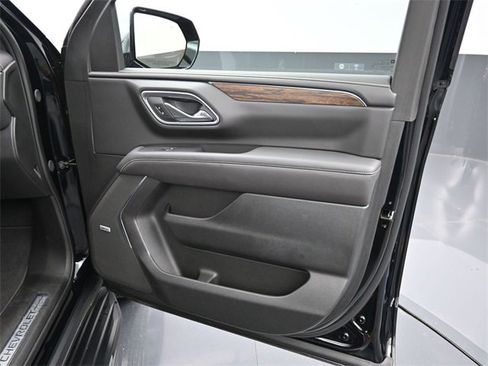 Used 2024 Chevrolet Suburban Premier w/ Advanced Technology Package image 26