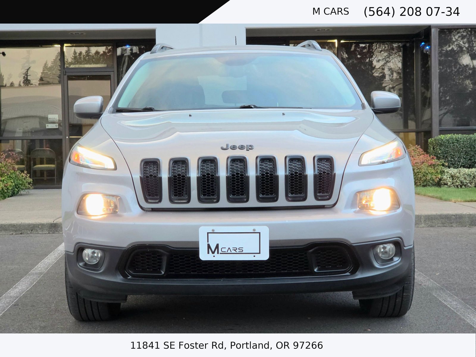 Used 2016 Jeep Cherokee Latitude w/ Comfort/Convenience Group AWD/4WD image 3