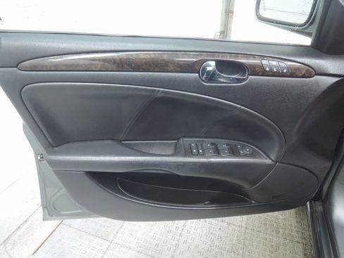 Used 2006 Buick Lucerne CXS w/ Driver Confidence Package image 25