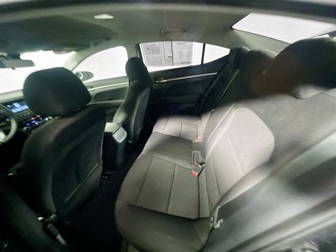 Used 2020 Hyundai Elantra SE w/ Cargo Package (C1) FWD image 27