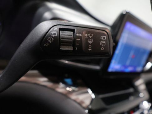 Used 2022 Ford Explorer Limited w/ Equipment Group 301A image 39