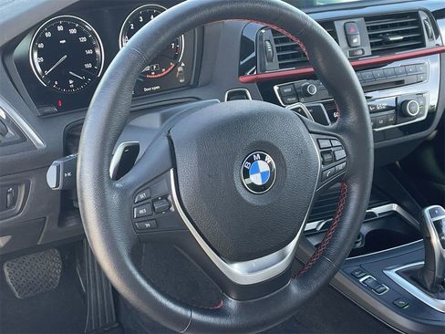 Used 2018 BMW 230i Convertible image 21