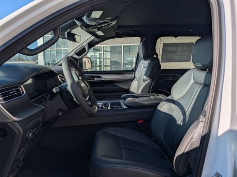 New 2026 Jeep Grand Wagoneer L Limited image 5