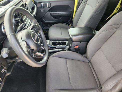 Used 2023 Jeep Gladiator Sport AWD/4WD image 13
