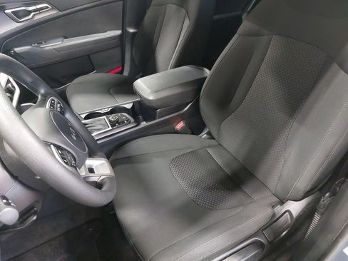 Used 2025 Kia Sportage LX image 14