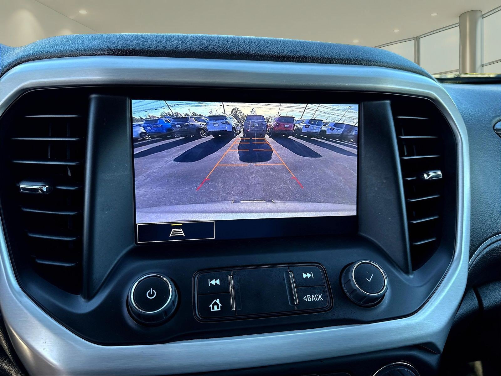 Used 2023 GMC Acadia SLT w/ Preferred Package AWD/4WD image 16