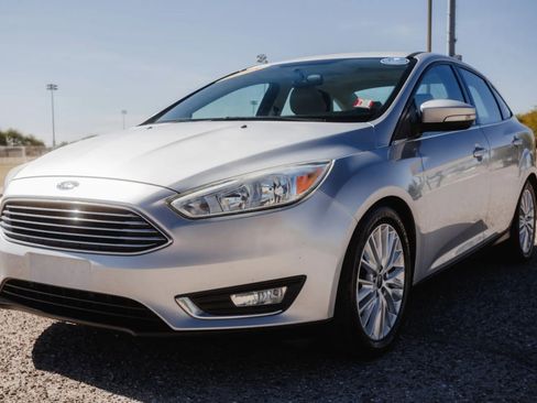 Used 2018 Ford Focus Titanium image 3