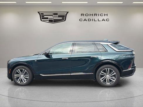 Certified 2025 Cadillac Lyriq Luxury AWD/4WD image 5