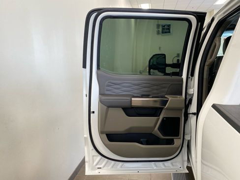 New 2026 Ford F350 Platinum w/ Platinum Plus Package AWD/4WD image 8
