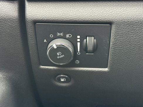 Used 2022 Jeep Grand Cherokee Limited w/ Trailer Tow Group IV image 43