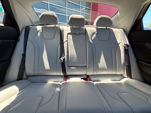 Used 2024 Hyundai Elantra Limited FWD image 31
