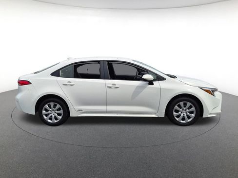Used 2024 Toyota Corolla LE AWD/4WD image 4
