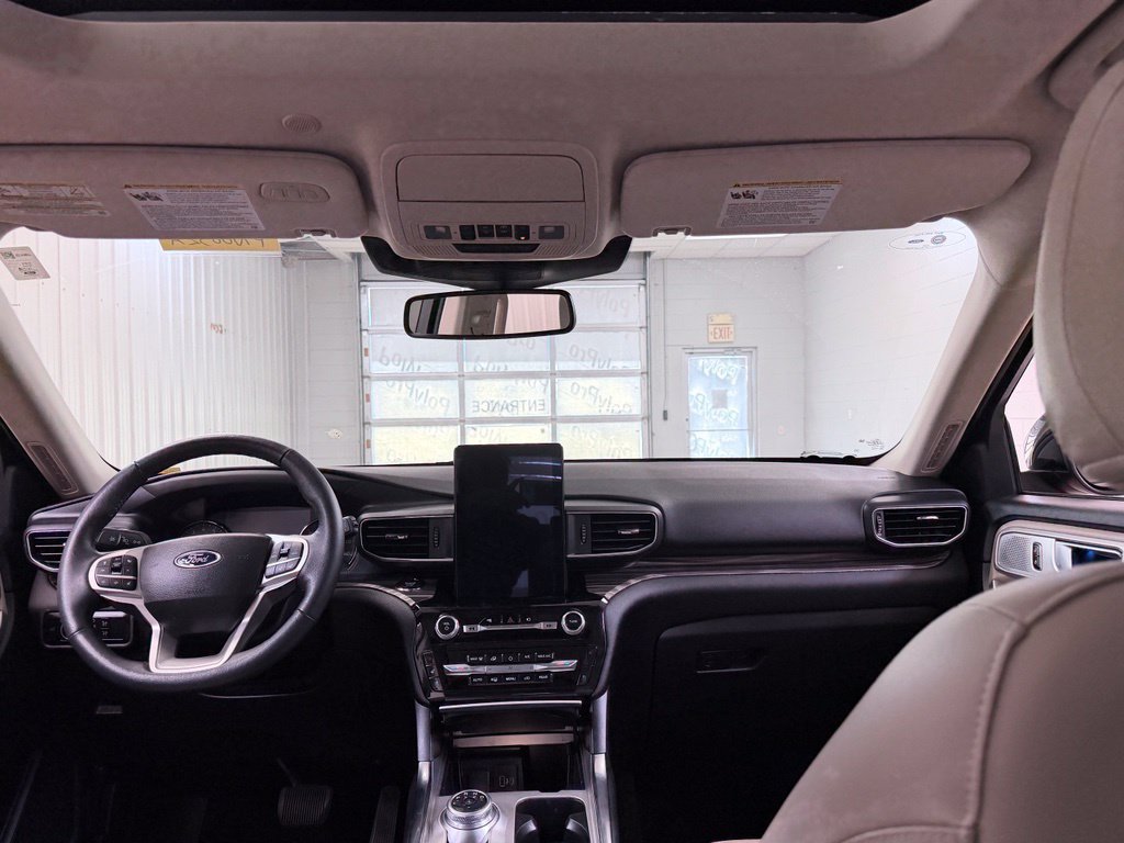 Used 2023 Ford Explorer Limited w/ Limited Technology Package AWD/4WD image 30