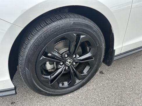 Certified 2025 Honda Accord SE image 8