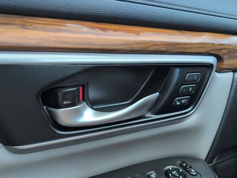 Used 2017 Honda CR-V EX-L image 19