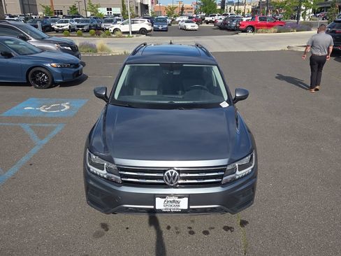 Used 2019 Volkswagen Tiguan SE w/ Panoramic Sunroof Package AWD/4WD image 9