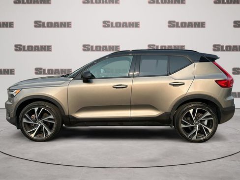 Used 2022 Volvo XC40 T5 R-Design w/ Advanced Package AWD/4WD image 2