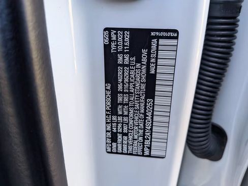 Certified 2025 Porsche Cayenne S AWD/4WD image 28