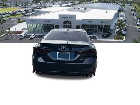 Used 2018 Toyota Camry XSE FWD image 6