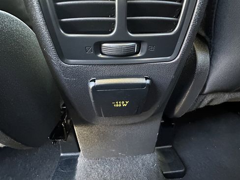 Used 2017 Ford Escape SE w/ Equipment Group 201A image 16