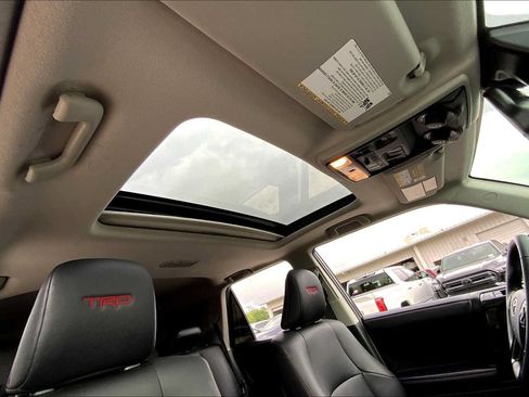 Used 2022 Toyota 4Runner TRD Off-Road Premium w/ Moonroof Package AWD/4WD image 13