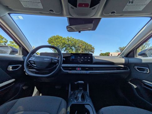 Used 2025 Kia K4 FWD image 23