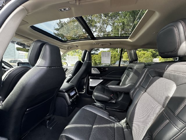Certified 2023 Lincoln Aviator Reserve w/ Equipment Group 201A AWD/4WD image 18