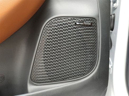 New 2026 Chrysler Pacifica Pinnacle image 21