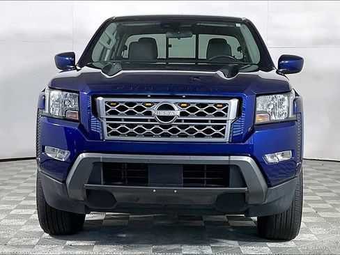 Used 2022 Nissan Frontier SV RWD image 2