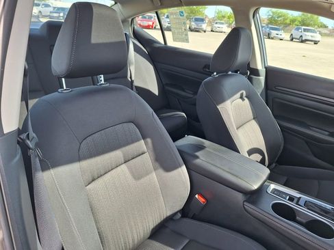 Used 2025 Nissan Altima 2.5 SV w/ SV Premium Package image 30