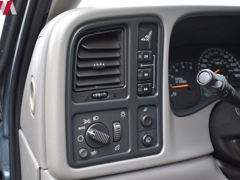 Used 2006 Chevrolet Silverado 2500 LT w/ Heavy-Duty Power Package image 13