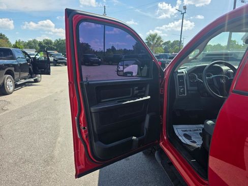 Used 2019 RAM 1500 Express w/ Express Value Package AWD/4WD image 7